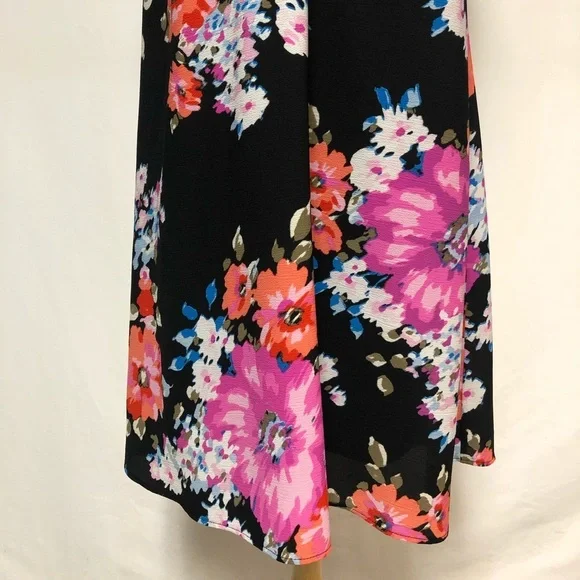 How Very Loved Halter Neck Floral Mini Dress - Picture 6 of 10